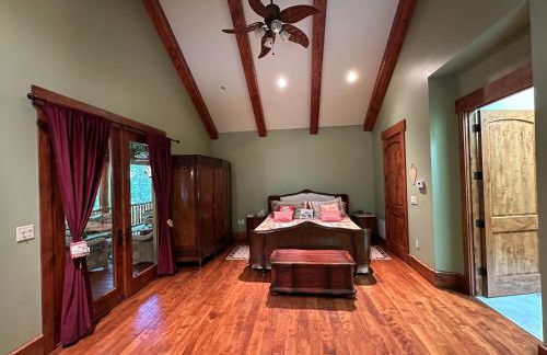 Luxury Mountain Retreat with views, fire pit, and creek - Foto 49