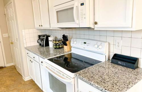 *Come home - 1 mile from Duke & Downtown Durham - Photo 12