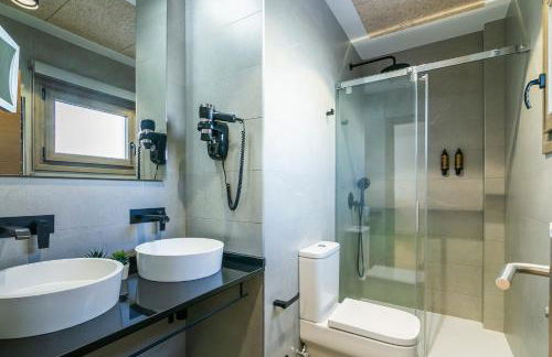 Aquitania Home Suites - Photo 101