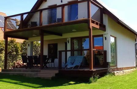 Dom z pięknymi widokami na jezioro ryńskie ilasy. - Foto 38