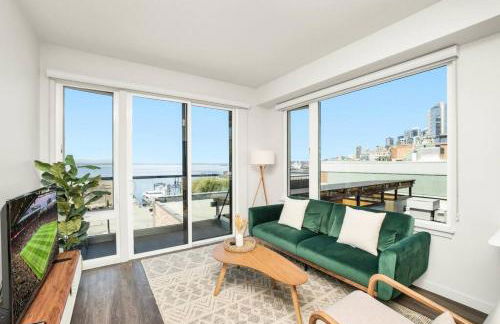 Waterfront Views Prime Downtown Apartment - Foto 9