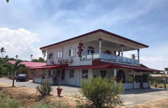 Zeedijk Resort Nickerie - Foto 1