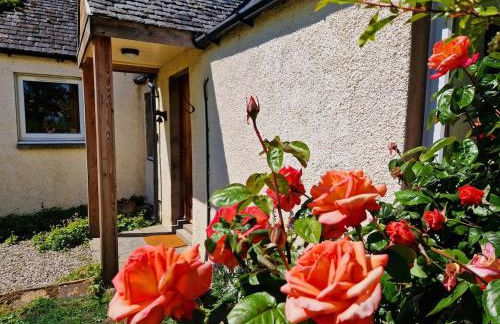 Highland River Cottage with Hot Tub - Foto 5