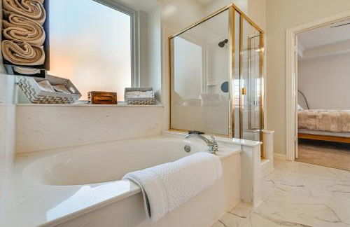 Elegant Home with Private Patio, 2 Mi to UTD Campus! - Photo 23