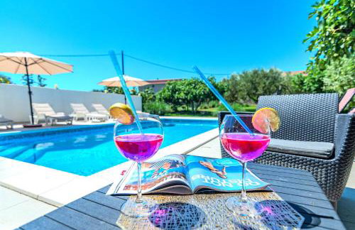Villa Kutija with heated pool - Foto 16