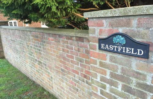 Eastfield Cottage Free Parking And Ev Charger - Photo 10