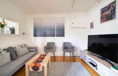 Look No Further The Stable Block in Beautiful Beaufort House 2 Bedrooms - Photo 3