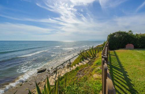 Beautiful Frontline beach Townhouse - Photo 43