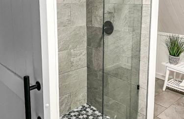 Italy Inspired Lakeview Chalet with Hot Tub - Foto 15