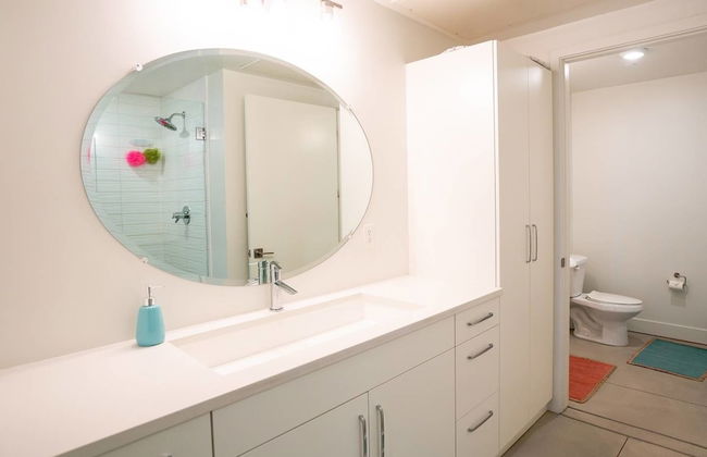 Minimalist & Alluring Condo, Walk to Mile High - Foto 11