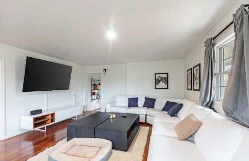 Modern 5BR Home with Mtn Views BBQ & Pool Table - Foto 14