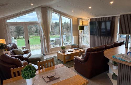 Hot Tub Lodge with Panoramic Views & Free Golf - Foto 10