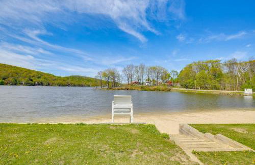 Lake Carmel Access Waterfront Home with Deck! - Foto 36