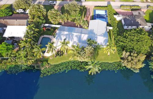 Pickleball, Heated Pool, Cold Plunge, Sauna,Bar! - Foto 13