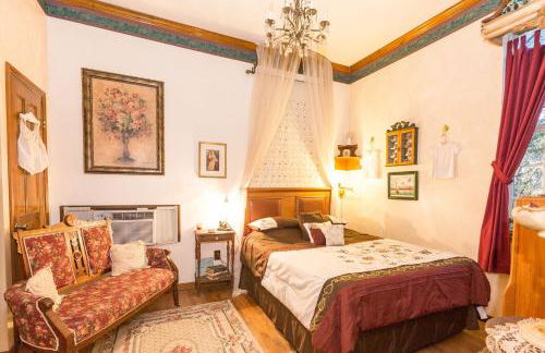 The Victorian Cottage at Creekside Camp & Cabins - Foto 15