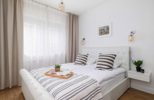 Apartment in Krakow with parking and balcony by Noclegi Renters - Foto 2