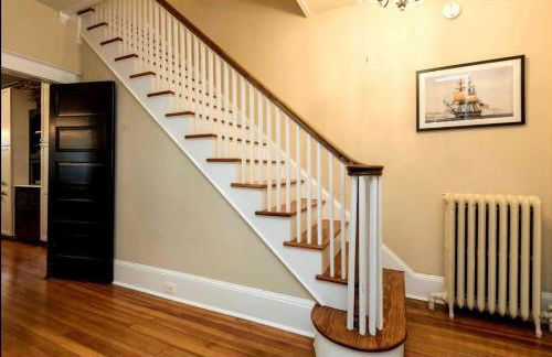 Historic Row Home 1 Block from Gate 1 at USNA - Foto 20