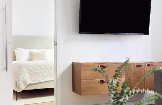 The Docent's Collection - Photo 3