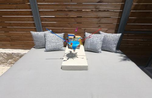 Paradise Hotel & Bar - Photo 59