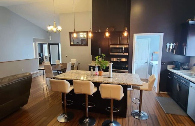 Remodeled and Inviting Free EV Charging Station Level 2 - Photo 40