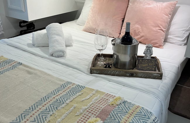 El Camper with private pool - Photo 4