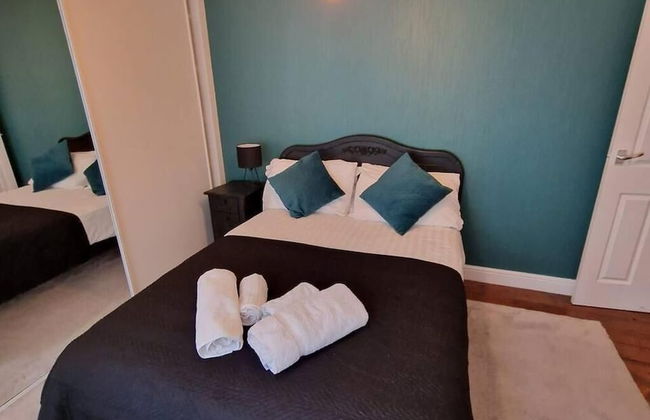 Inviting 3-bed Apartment in Newcastle Upon Tyne - Photo 6