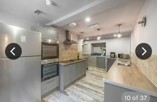 Ivy House, 6-beds, Sleeps 19 With Hot Tub - Foto 49