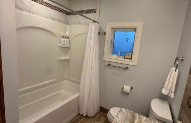 Cozy Waterfront Cottage - Sleeps 4 - Foto 14