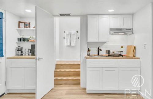 Midtown Gem with Secret Speakeasy - Foto 6