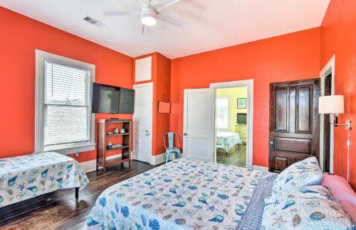 Walk to Beach! Group-Friendly Galveston Hideaway - Foto 25