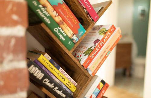 Reno's Biggest Little House - Cozy Home Theatre - Foto 16