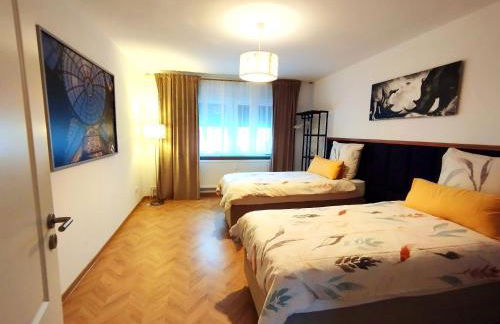 OVER RIVER near FRANKFURT-130 QM-4 ROOMS- 6 BEDS- FREE PARKING- AC - Foto 27