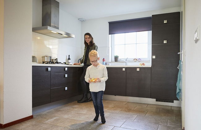 Villa With Garden in Holiday Park in Limburg - Photo 2