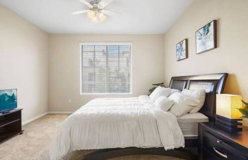 COZY 2BR/2BA ! 5MINtoDisney ! AngelStadium!HondaCenter - Photo 13