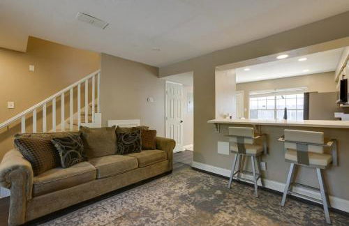 Near Airport and Interstate Houston Area Townhome - Foto 7