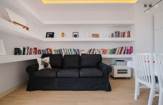 Modern Apartment Across the Ponds - Foto 17