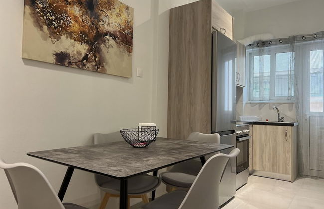 Adelais in Piraeus With 1 Bedrooms and 1 Bathrooms - Photo 3