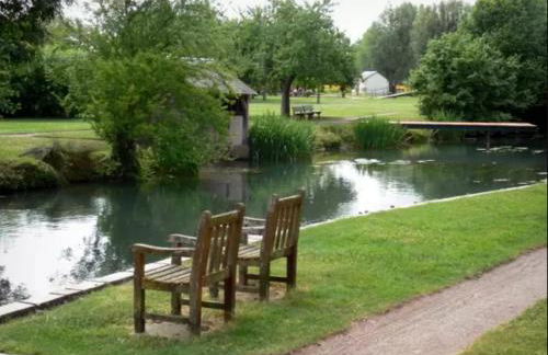 Appart' Privé à Issoudun : Confort et Style - Foto 13