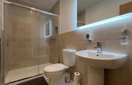 1 bed Apt close to Leeds Arena Sleeps up to 4 people F6 - Photo 14