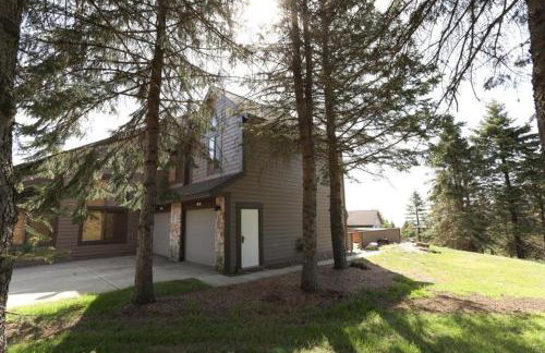 Seven Springs Sunridge 3 Bedrooms Premium Condo, Private Hot Tub! by RedAwning - Photo 44