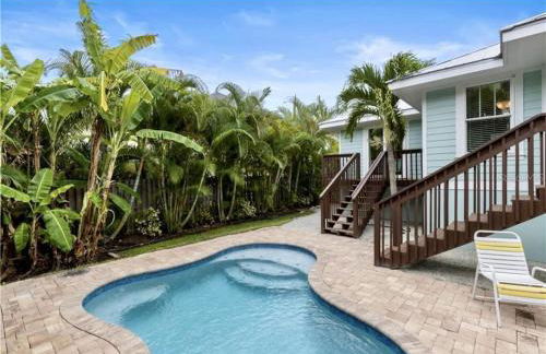 AMI/Holmes Beach - 3/2 Home - Private Heated Pool and Yard - walk to beach - Photo 18