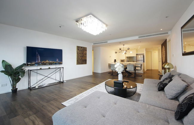 3 Bedroom Apartment in D1 Tower - Photo 9