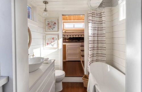 Walnut Horizon Tiny Home With Observation Deck - Foto 3