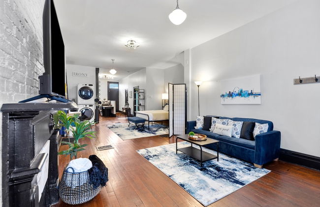 Charming Studio on Cherokee Street - JZ Vacation Rentals - Photo 16