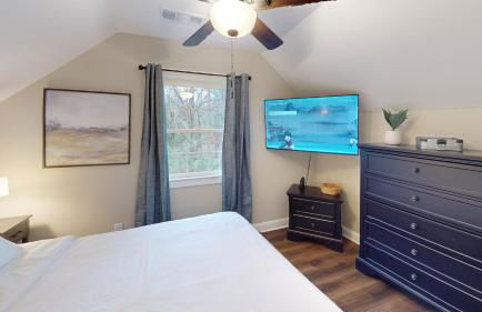 Explore Nature in this 3BR Home Near Pine Mountain - Photo 3