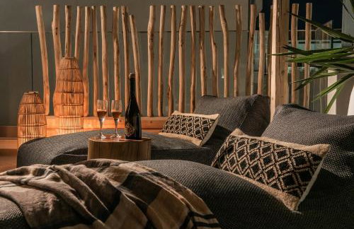 Khroma Luxury Suite 2 Beach front apartment - Photo 22