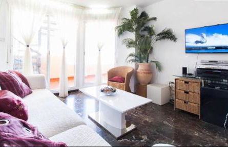 Penthouse with Private Roof terrace and jacuzzi - Photo 9