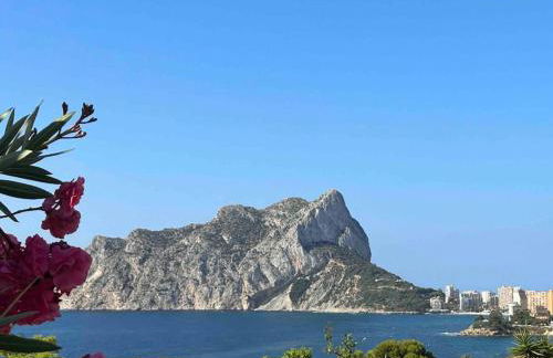 Espectacular villa junto a la playa, piscina privada y vistas al mar - Foto 8