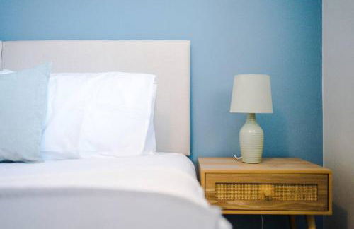 Cheerful 3 bedroom home with parking near Chester - Photo 32