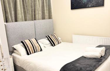 Comfortable 2-BR House in Barking -Free Parking - Photo 4